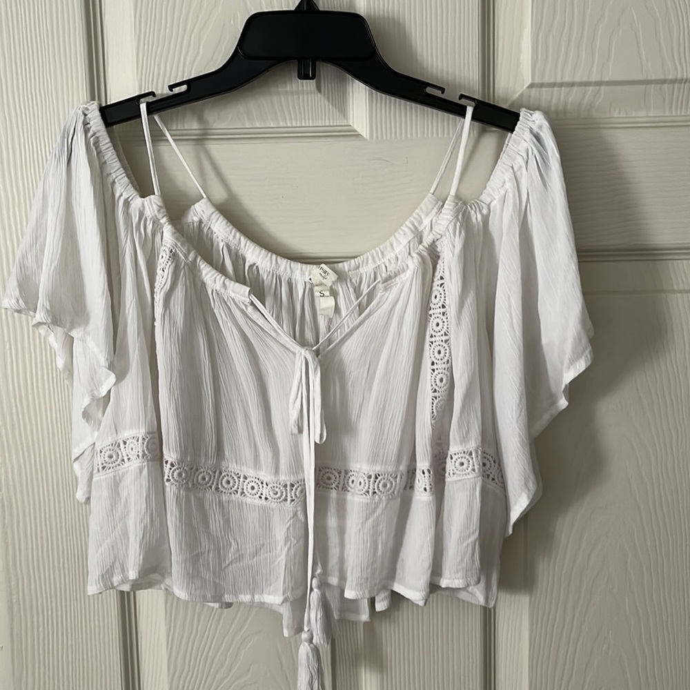Sea Gypsies White Crop top flowy off shoulder Size S